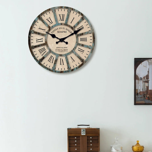 Wandklok met Romeinse cijfers
